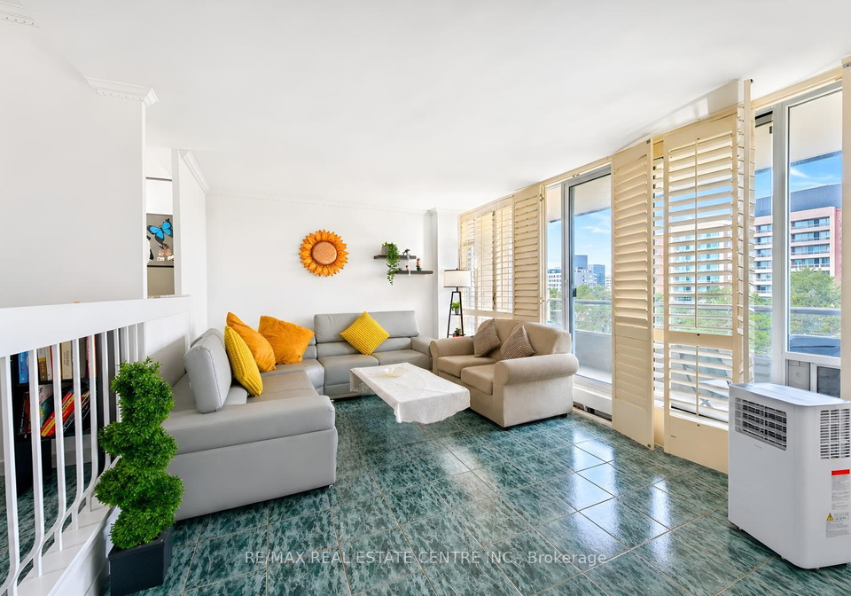 25-four-winds-drive-toronto-york-ontario-w13777640