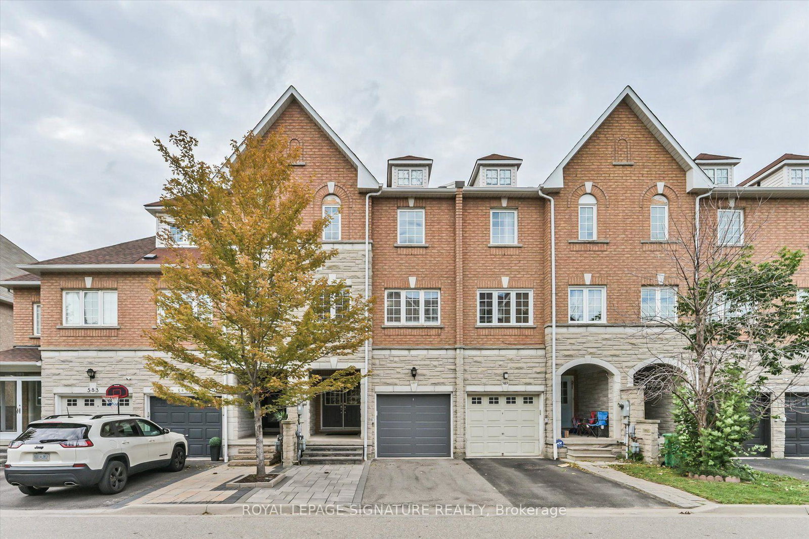 587-candlestick-circle-mississauga-ontario-w13777736