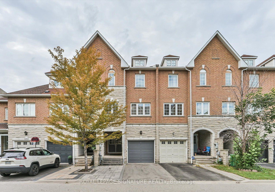 587-candlestick-circle-mississauga-ontario-w13777736