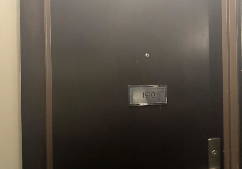 50-absolute-avenue-mississauga-ontario-w13777852