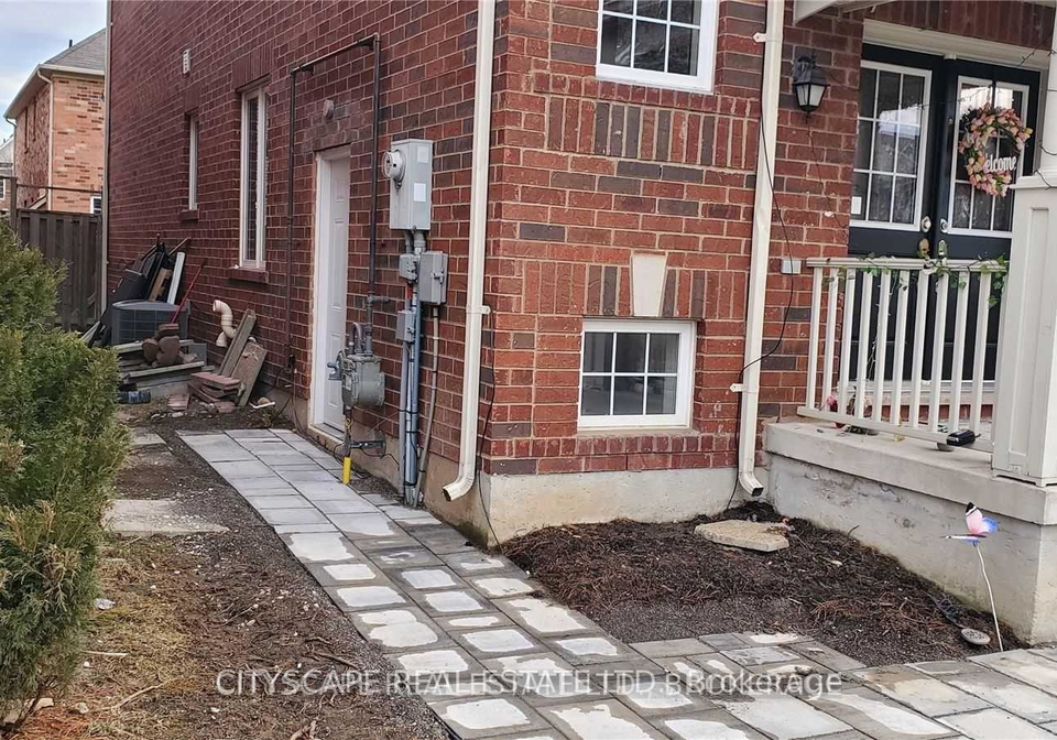 274-wise-crossing-w-milton-ontario-w13777868