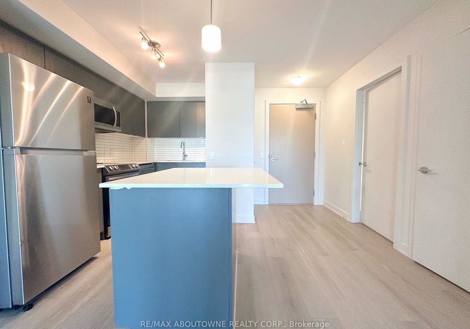 3385-dundas-street-w-toronto-toronto-ontario-w13778500