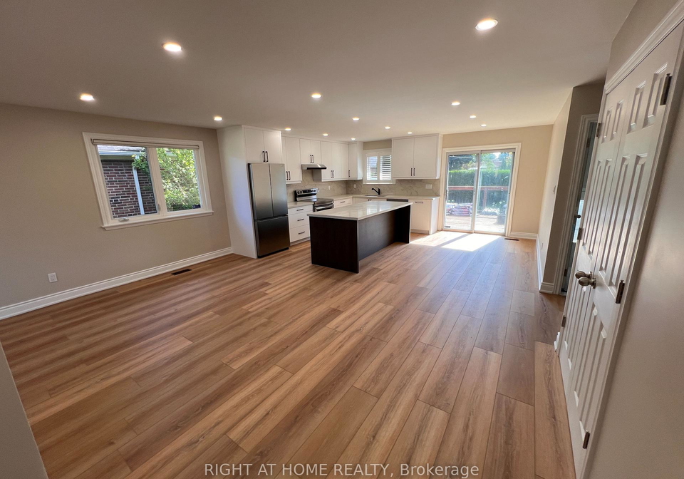 30-norbert-crescent-toronto-etobicoke-ontario-w13778708