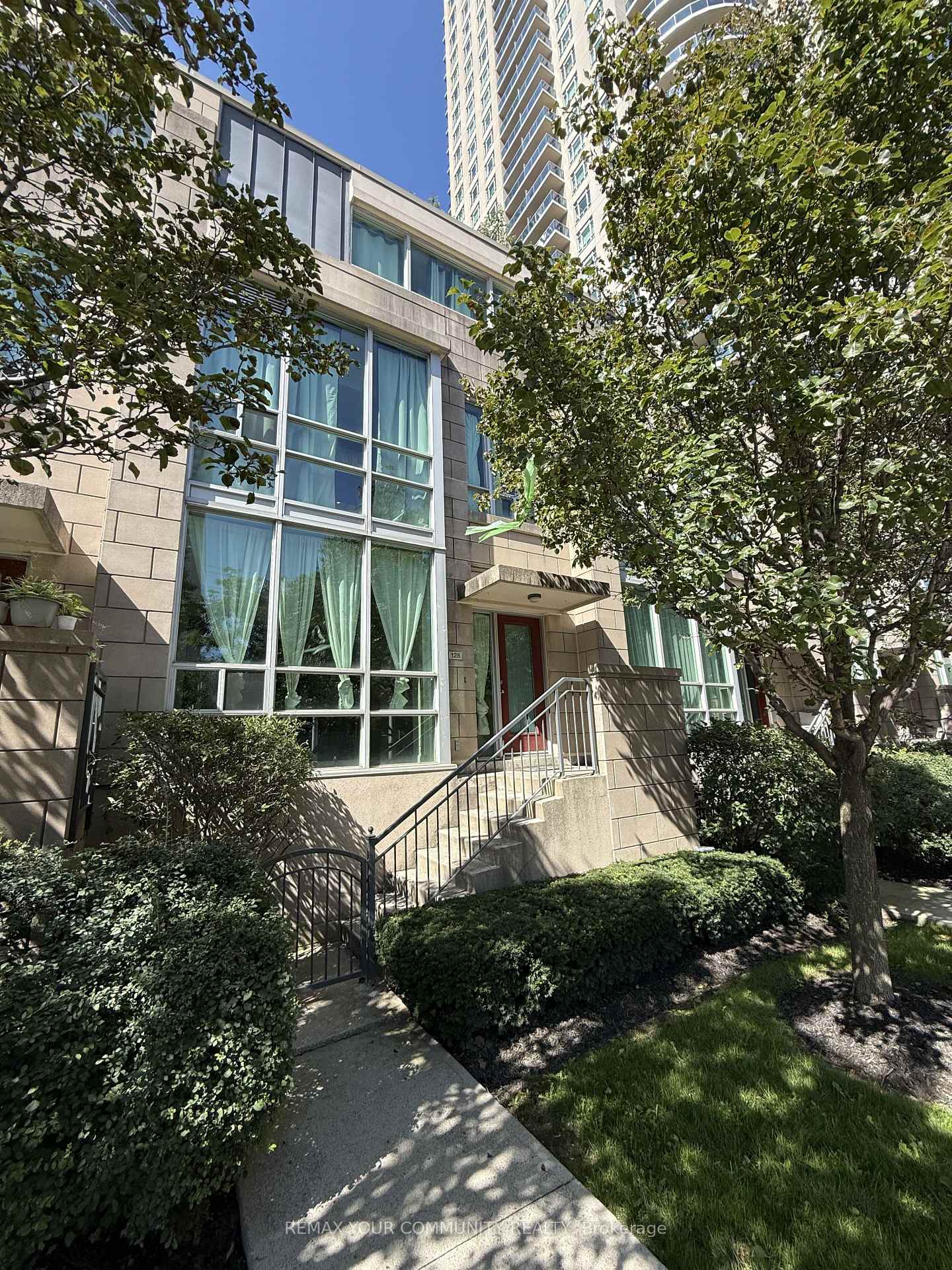 70-absolute-avenue-mississauga-ontario-w13778780