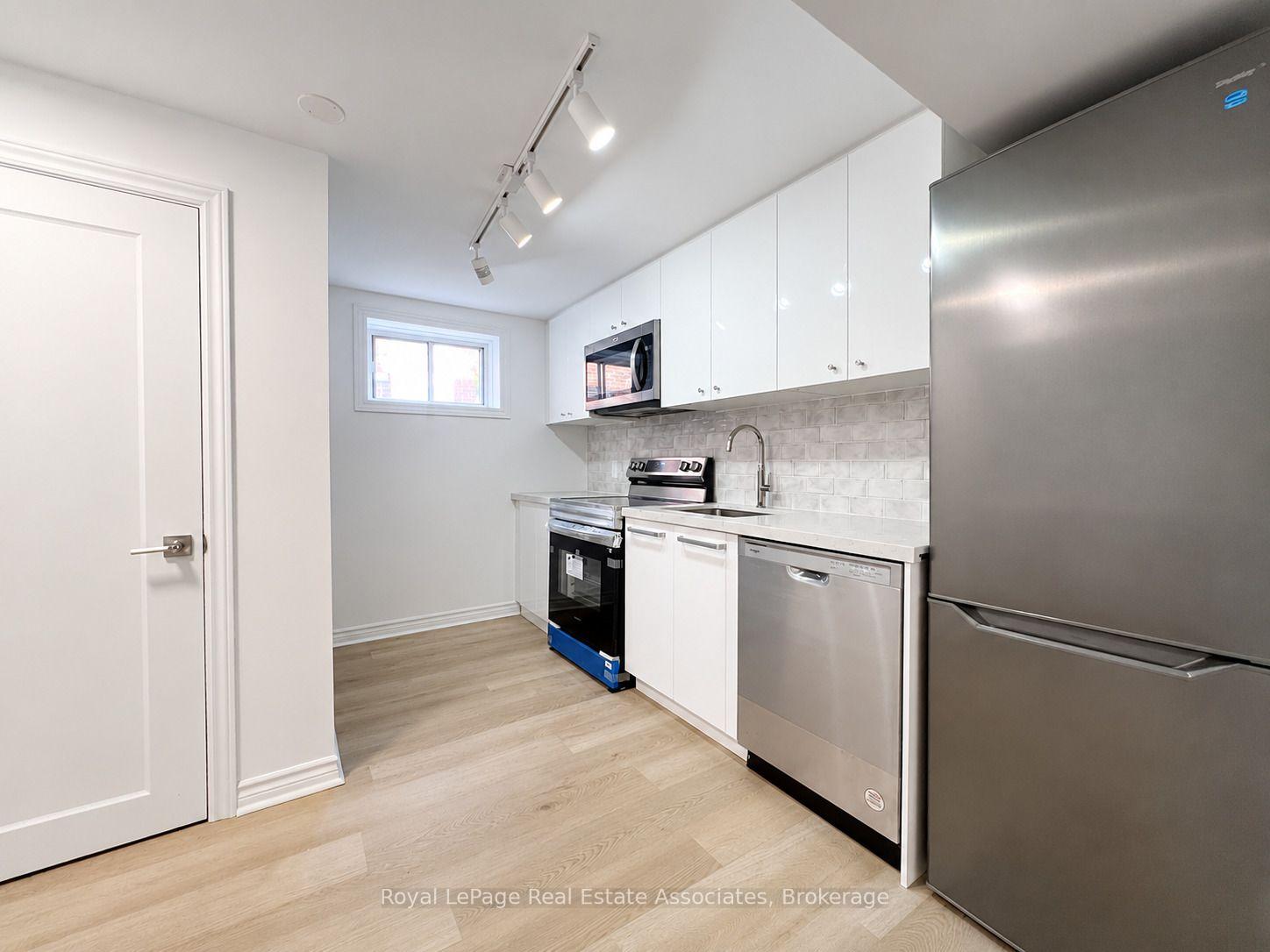 20-silvercrest-avenue-toronto-etobicoke-ontario-w13778892
