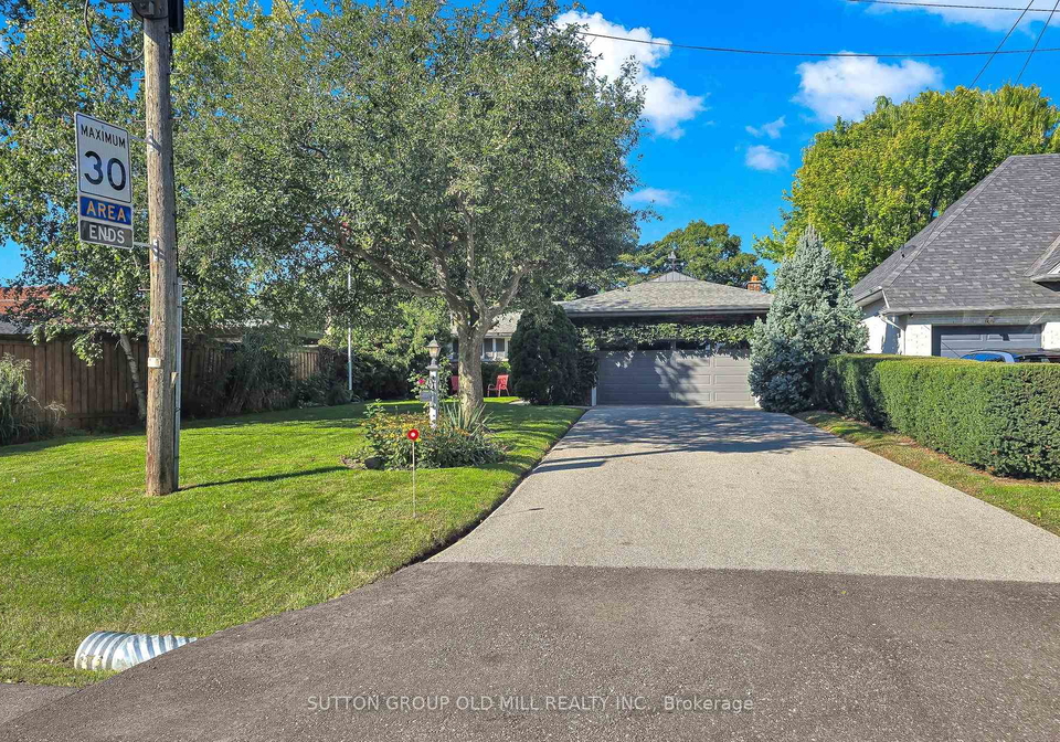 4-ravenscrest-drive-toronto-etobicoke-ontario-w13779054