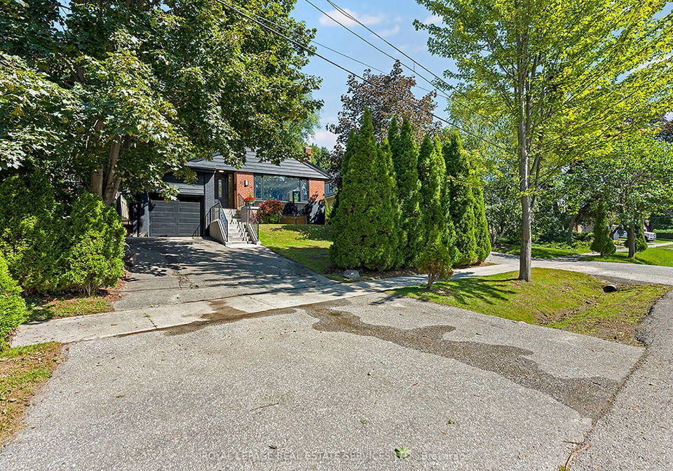 35-fernalroy-boulevard-toronto-etobicoke-ontario-w13779086
