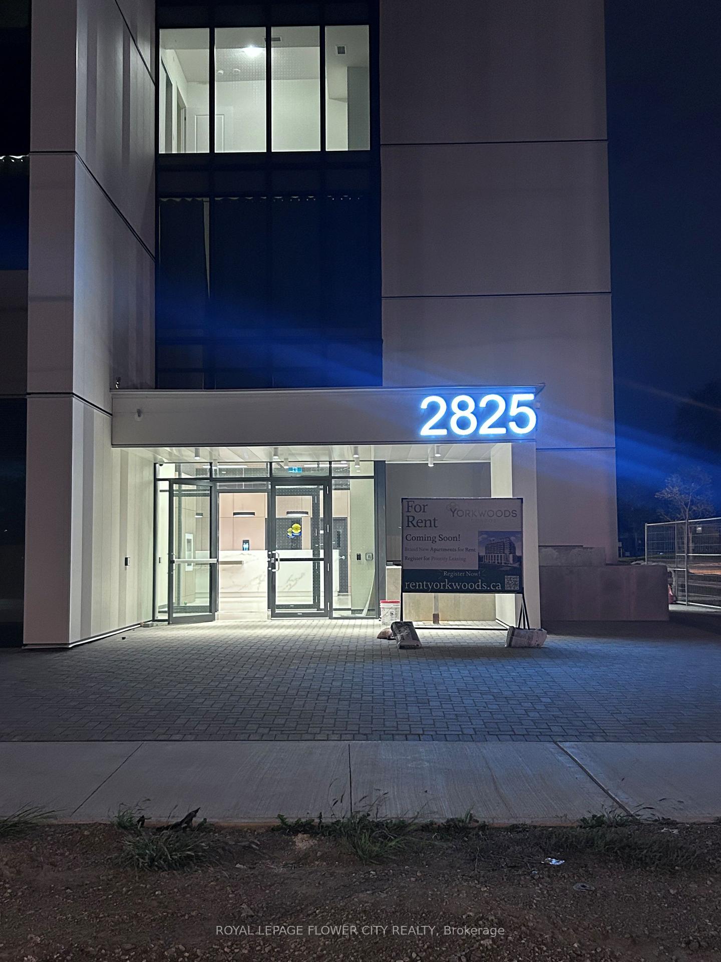 2825-jane-street-toronto-york-ontario-w13779120