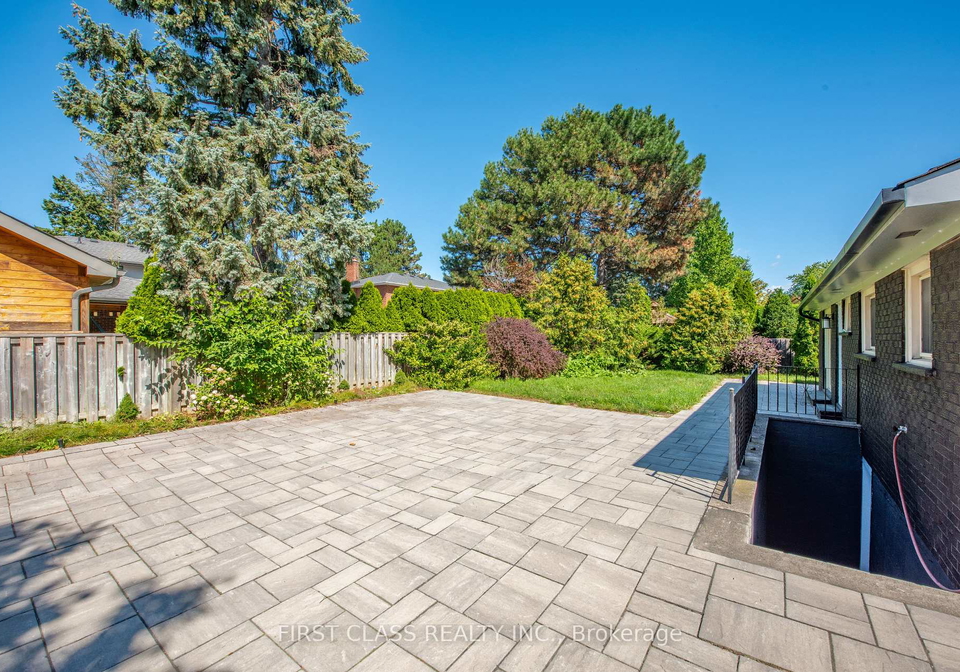 479-isabella-avenue-mississauga-ontario-w13779380