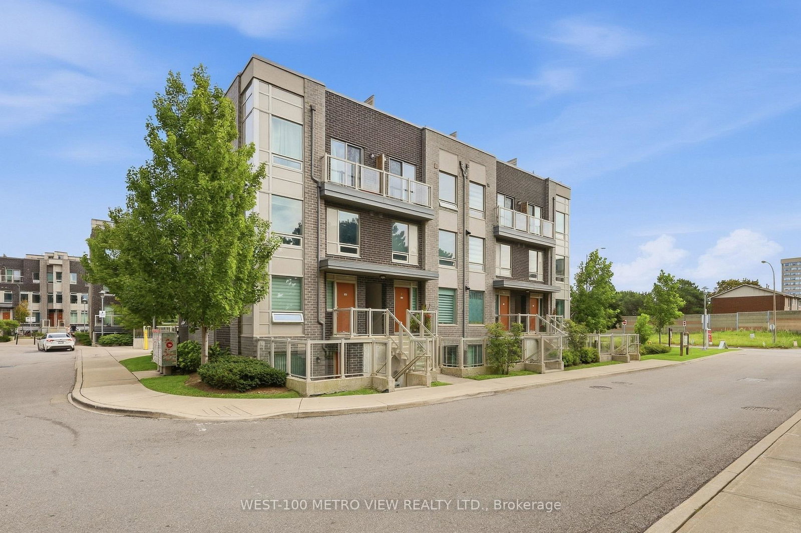 3-applewood-lane-toronto-etobicoke-ontario-w13779644