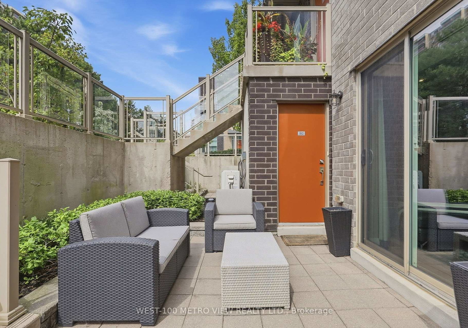 3-applewood-lane-toronto-etobicoke-ontario-w13779644