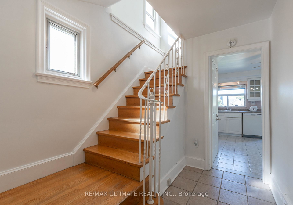 6-redberry-parkway-toronto-north-york-ontario-w13779858