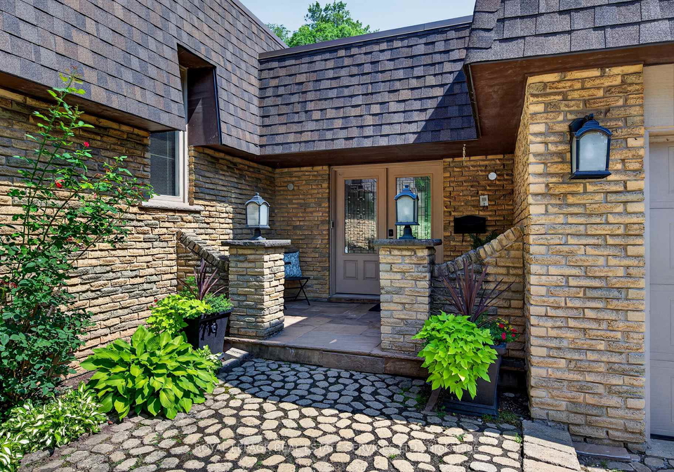 247-spring-garden-road-oakville-ontario-w13779870
