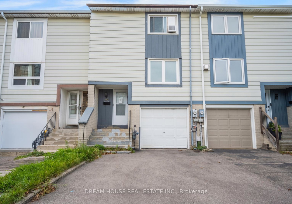 40-hoskins-square-brampton-ontario-w13780432