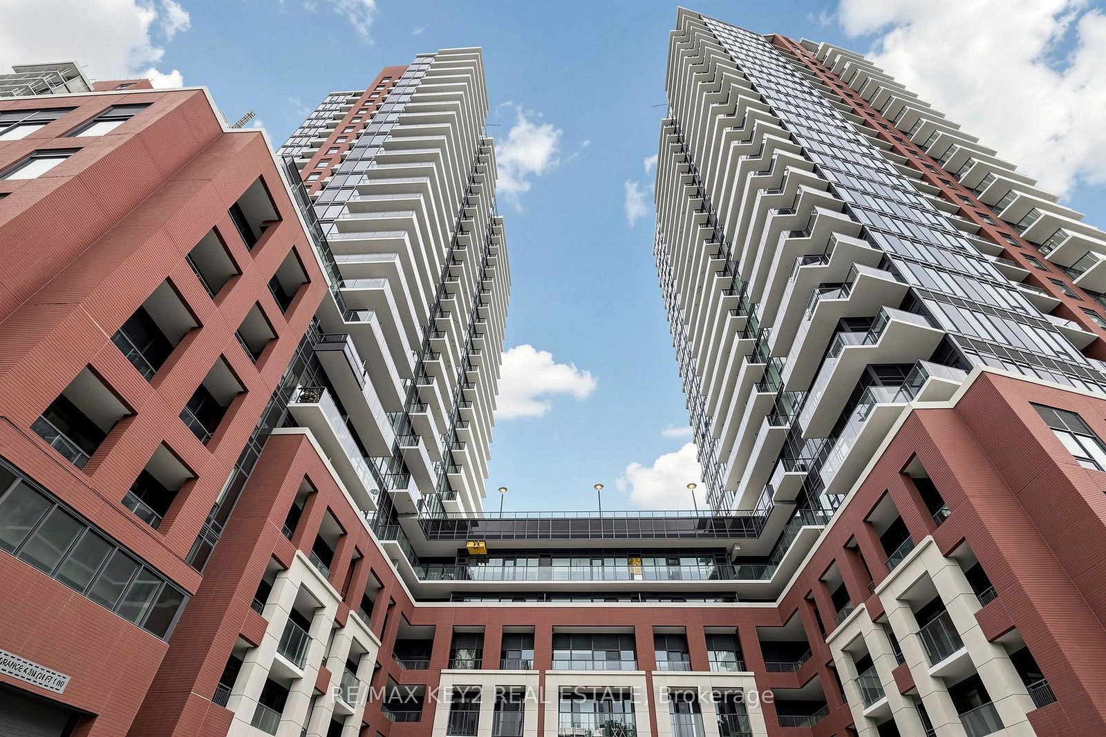 4010-eglinton-avenue-w-toronto-etobicoke-ontario-w13780590