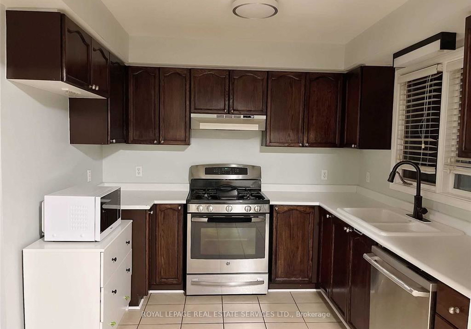 496-river-glen-boulevard-oakville-ontario-w13780892