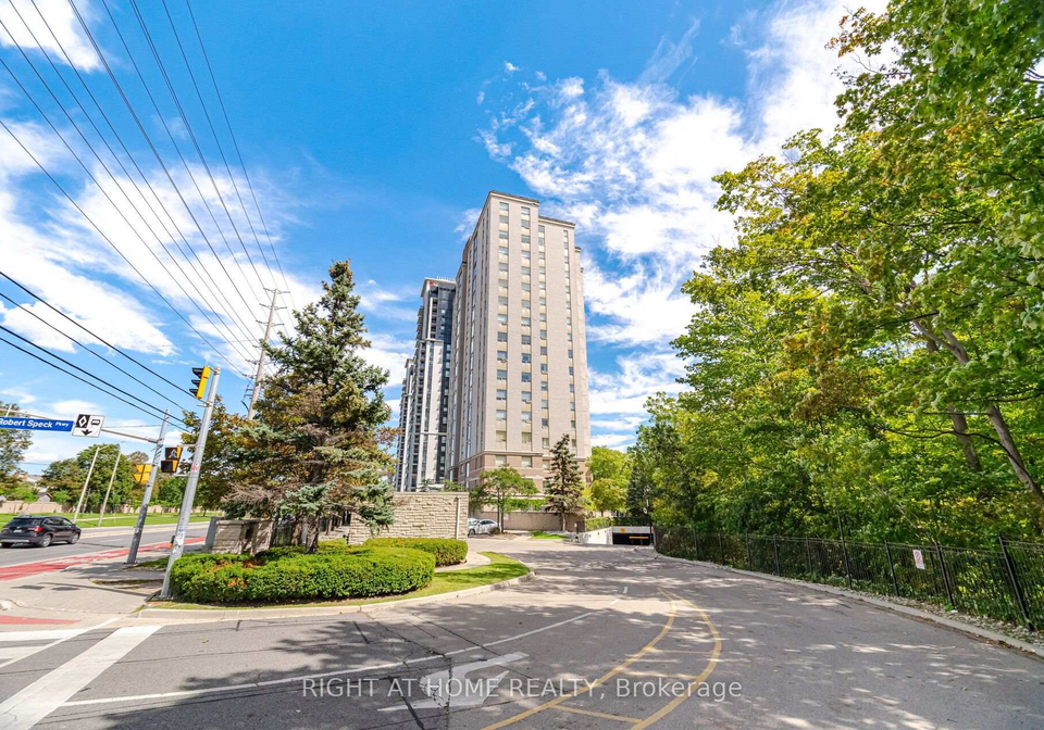 200-burnhamthorpe-road-e-mississauga-ontario-w13781024