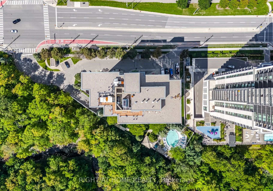 200-burnhamthorpe-road-e-mississauga-ontario-w13781024