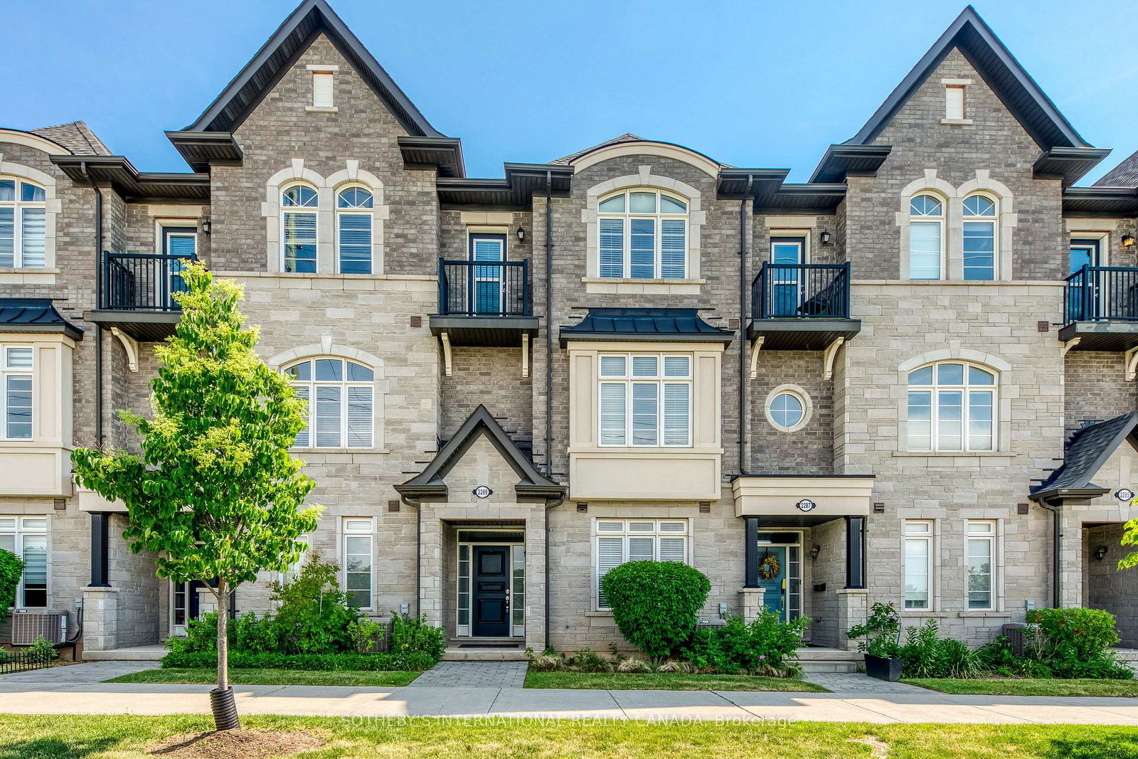 2289-khalsa-gate-oakville-ontario-w13781212