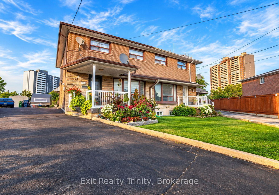 57-lindylou-road-toronto-york-ontario-w13781214
