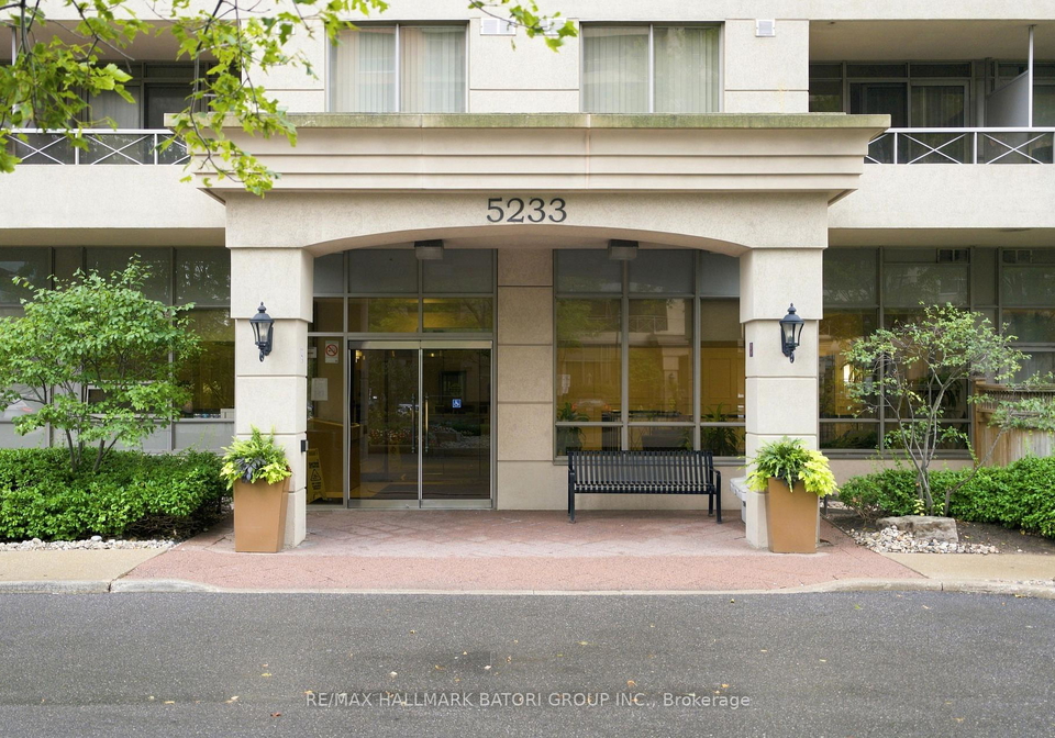 5233-dundas-street-w-toronto-etobicoke-ontario-w13781276