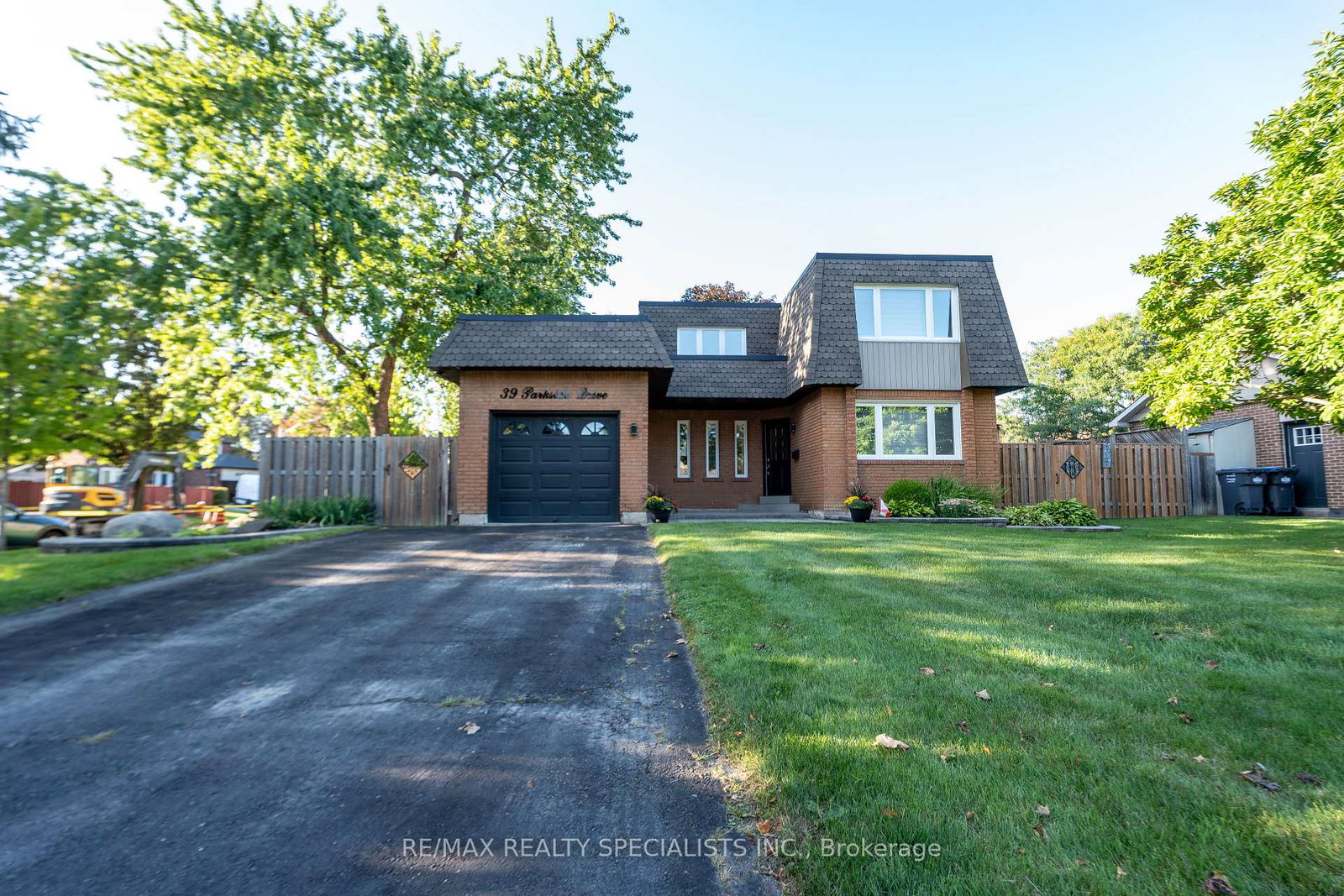 39-parkside-drive-brampton-ontario-w13781358
