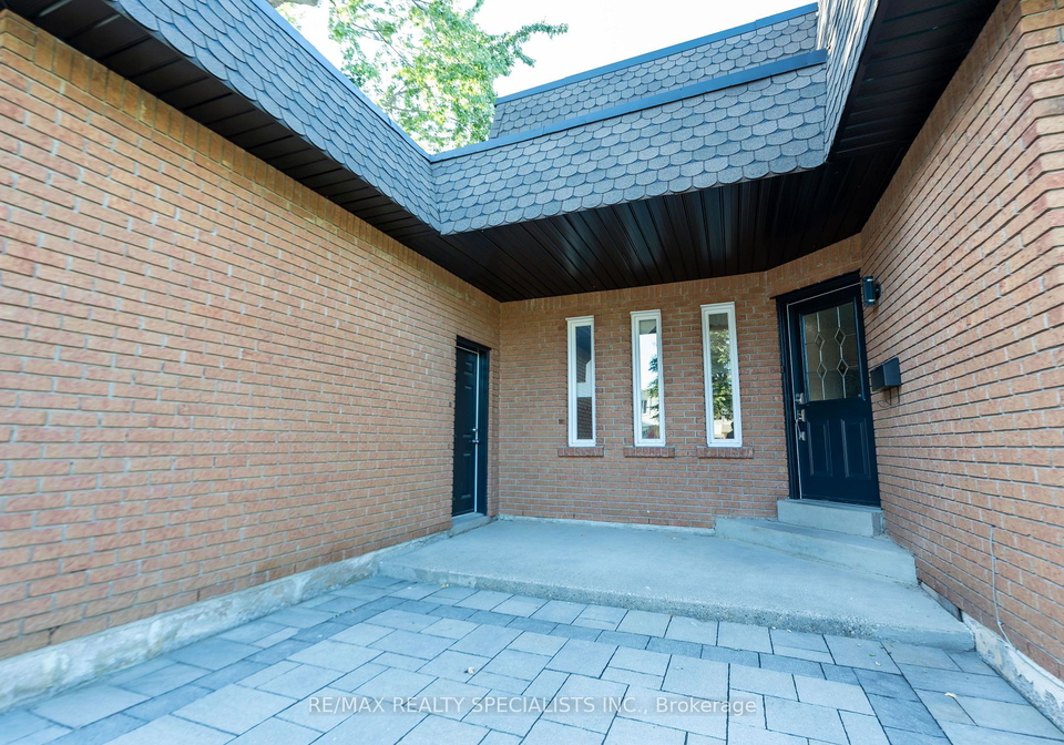 39-parkside-drive-brampton-ontario-w13781358