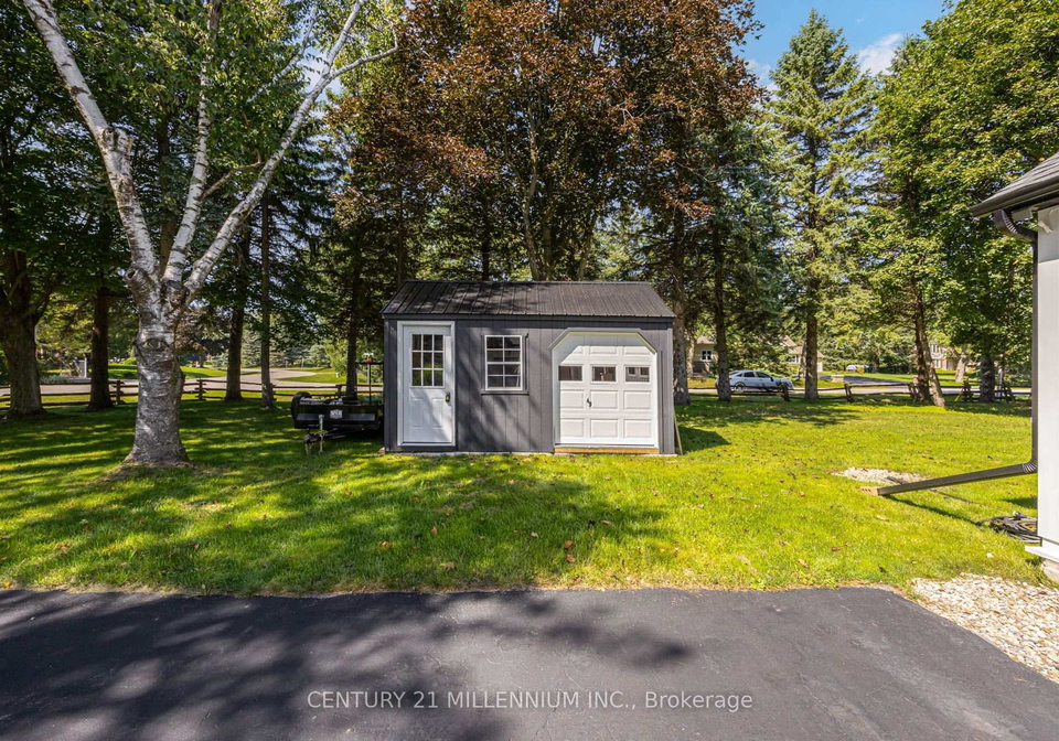 17-autumn-drive-caledon-ontario-w13781438