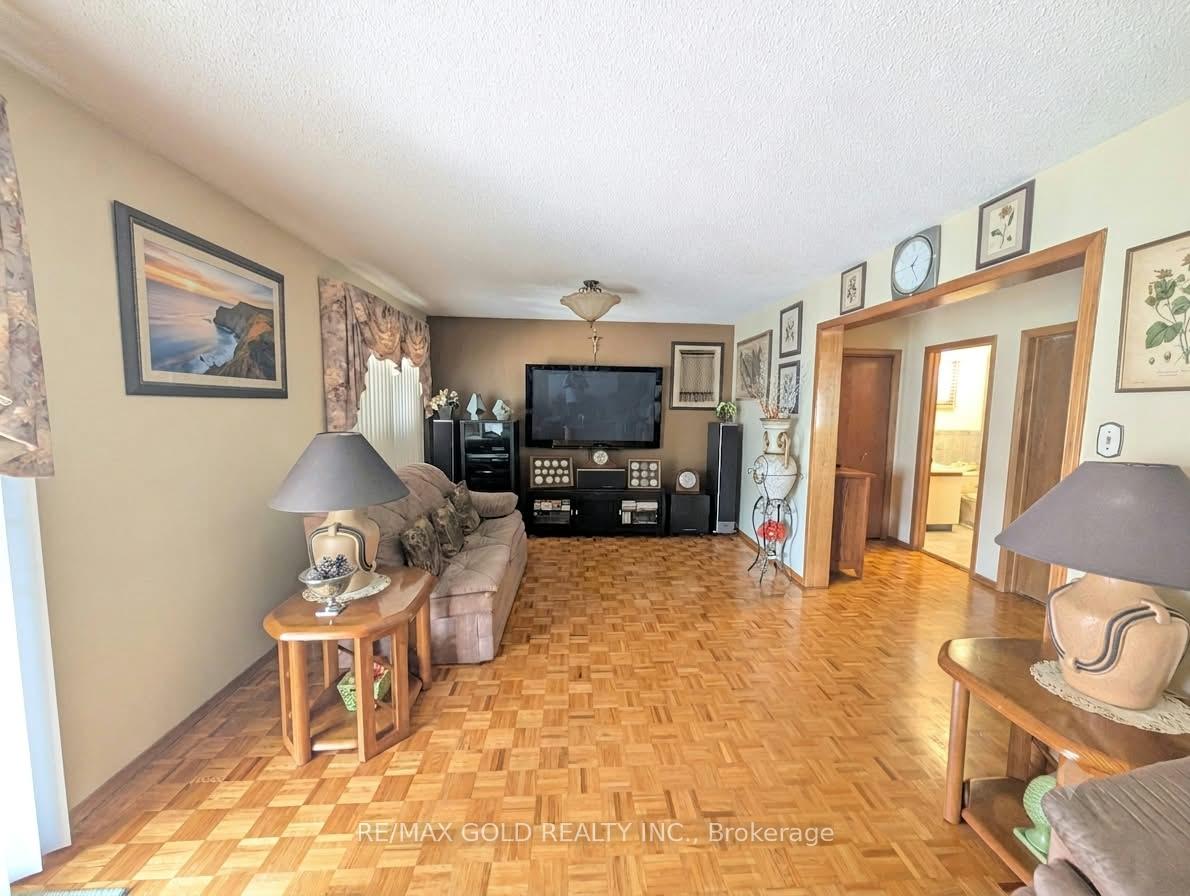 16-cassis-drive-toronto-etobicoke-ontario-w13781658