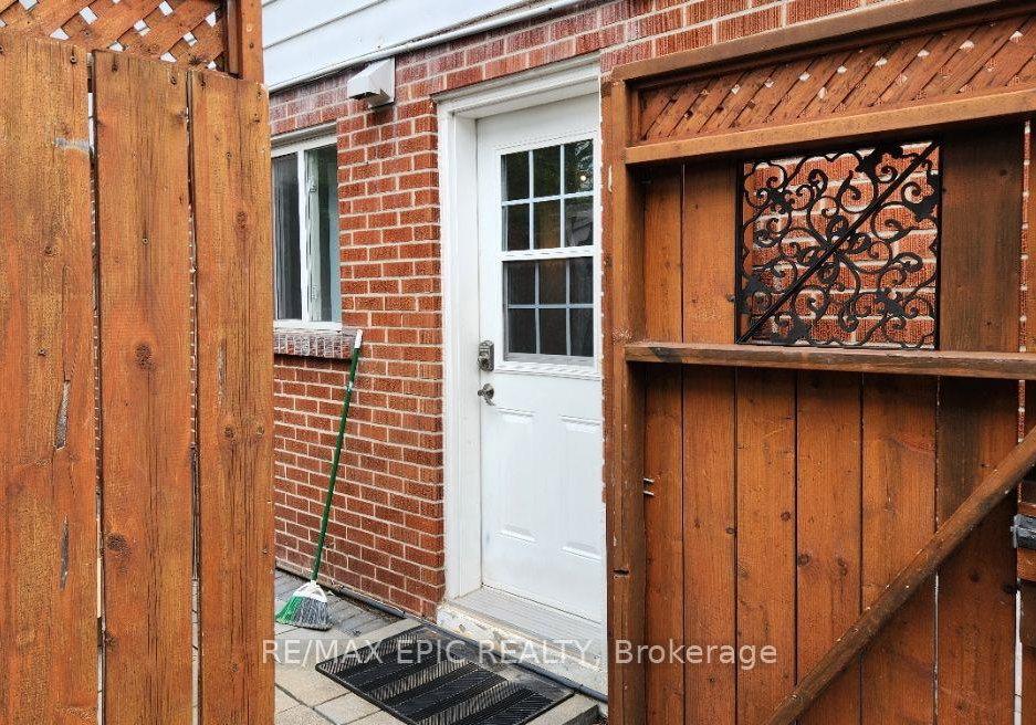 3389-kelowna-court-mississauga-ontario-w13782072