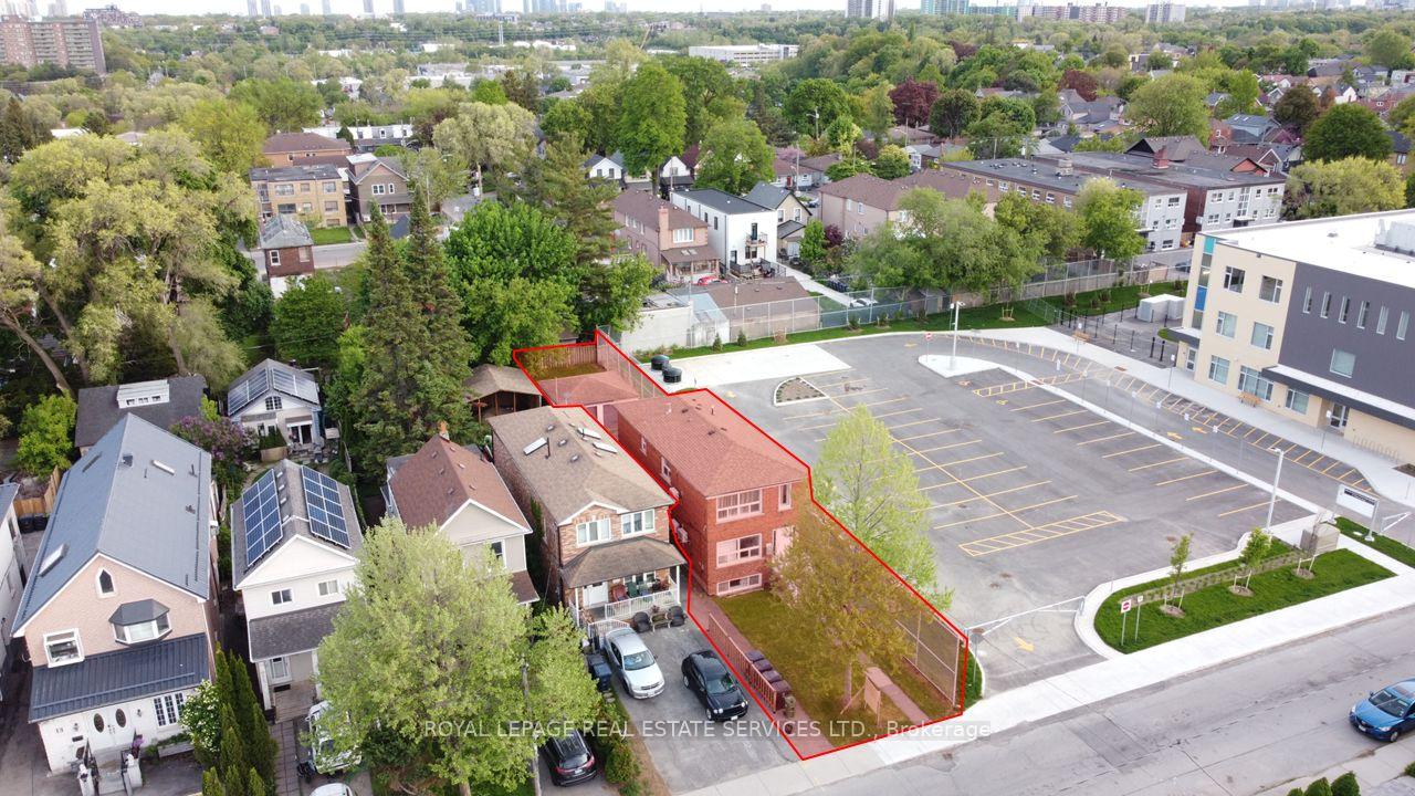 11-dennis-avenue-toronto-north-york-ontario-w13782208