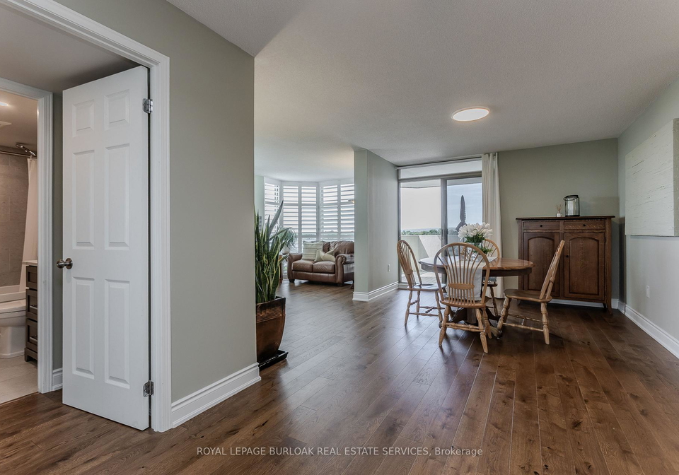 5070-pinedale-avenue-burlington-ontario-w13782612