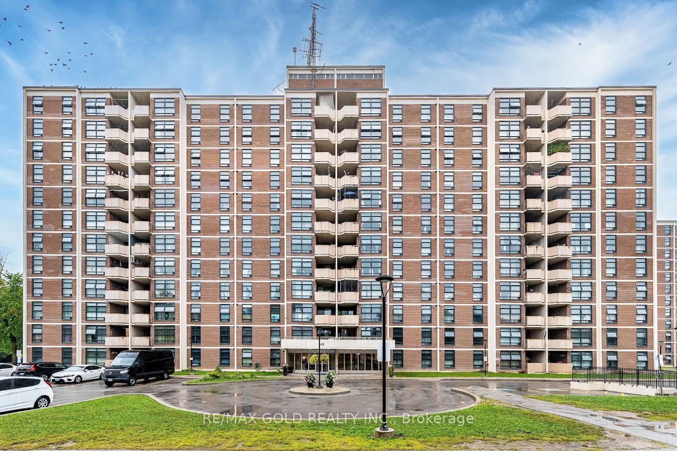345-driftwood-avenue-toronto-york-ontario-w13782616