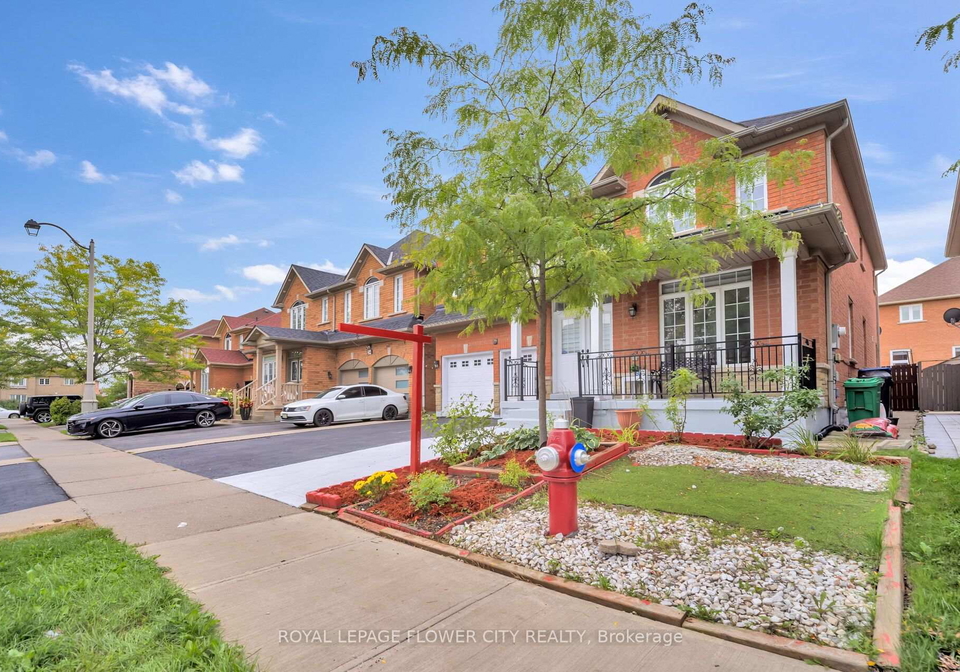 36-borneo-crescent-brampton-ontario-w13782852