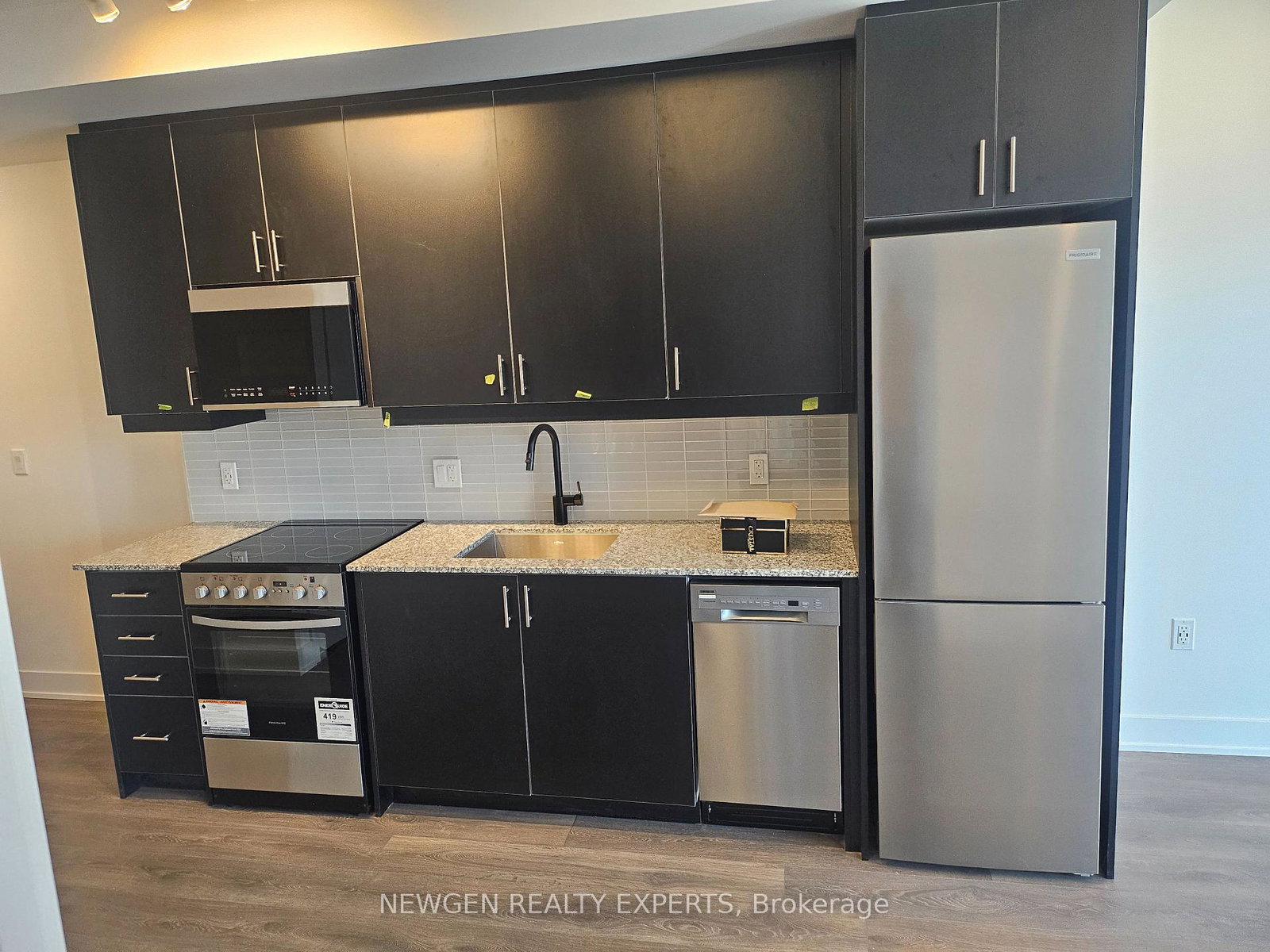 2333-khalsa-gate-oakville-ontario-w13782994