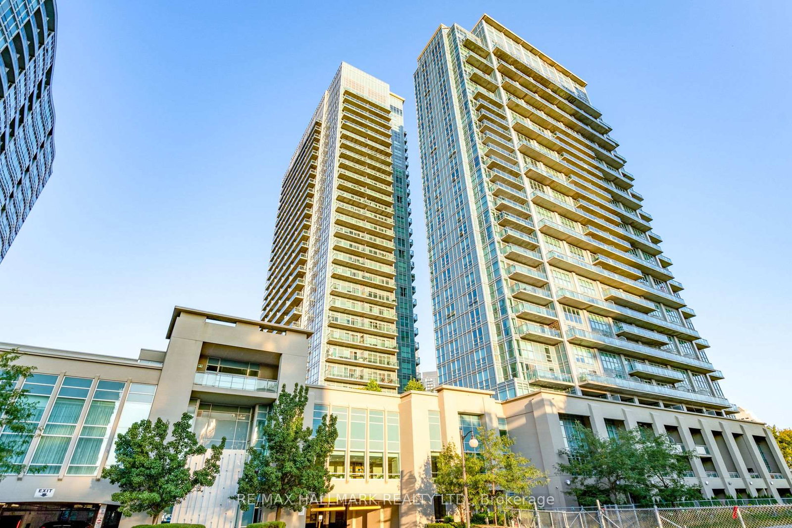 165-legion-road-n-toronto-etobicoke-ontario-w13783748