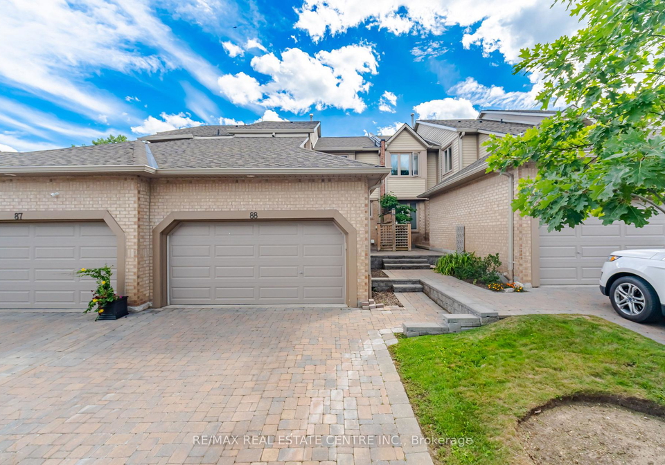 1725-the-chase-mississauga-ontario-w13783750