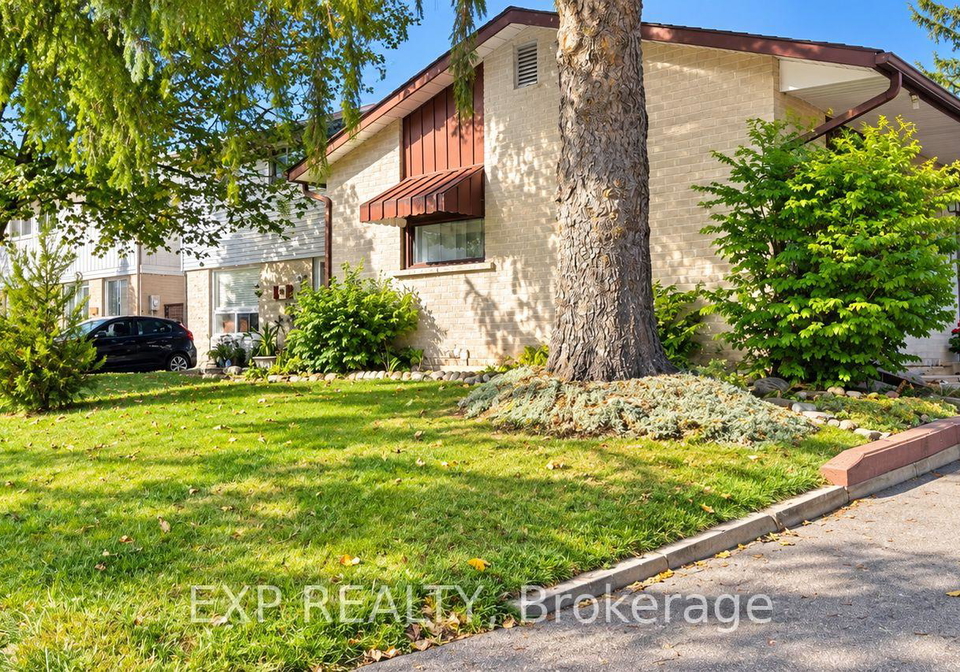 8-habitat-square-brampton-ontario-w13783794