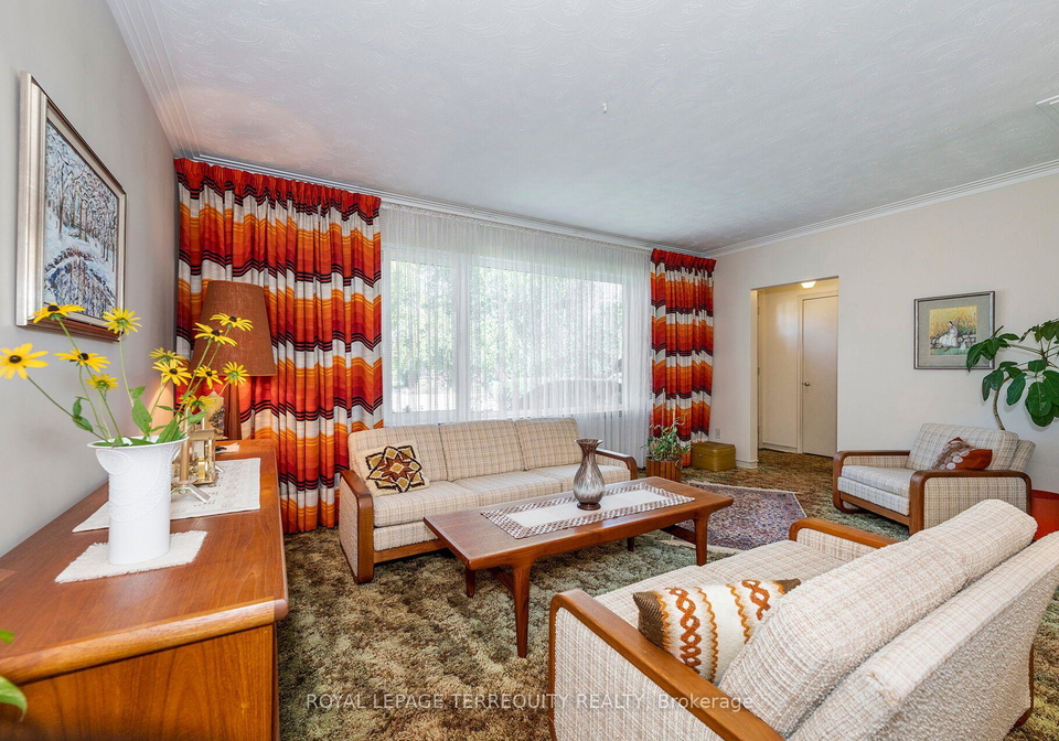 11-picton-crescent-toronto-york-ontario-w13783812