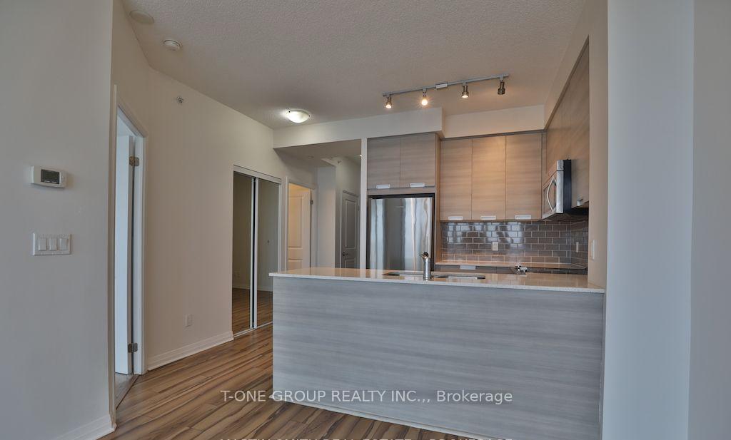 75-eglinton-avenue-w-mississauga-ontario-w13783820