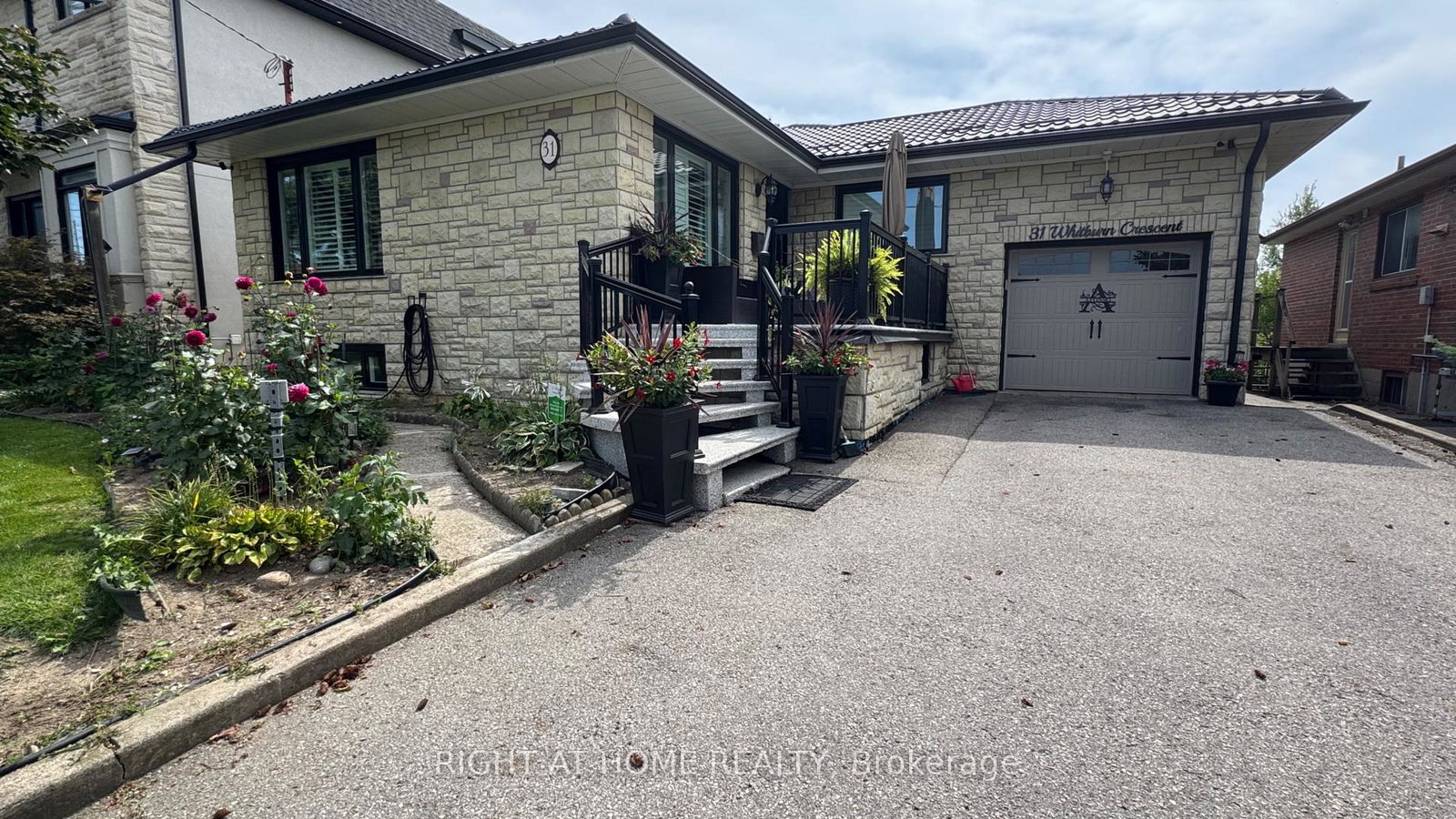 31-whitburn-crescent-toronto-york-ontario-w13784022