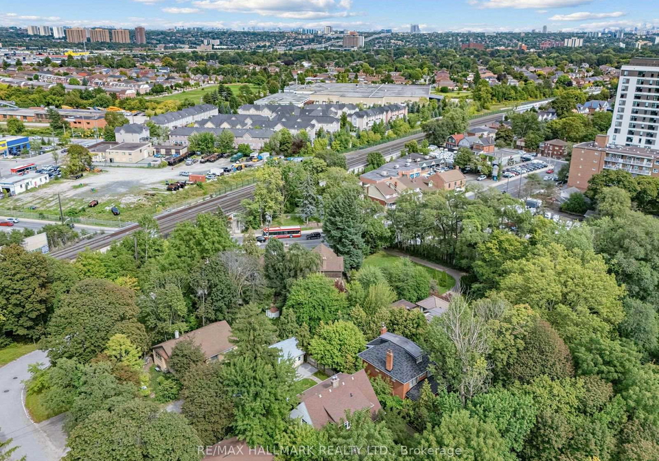 7-humberview-crescent-toronto-north-york-ontario-w13784244