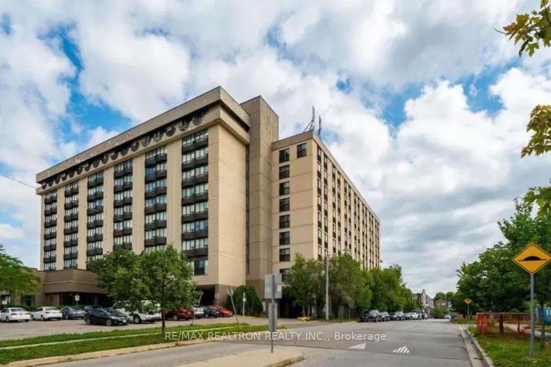 2737-keele-street-toronto-york-ontario-w13784256