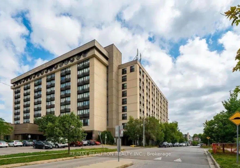 2737-keele-street-toronto-york-ontario-w13784256