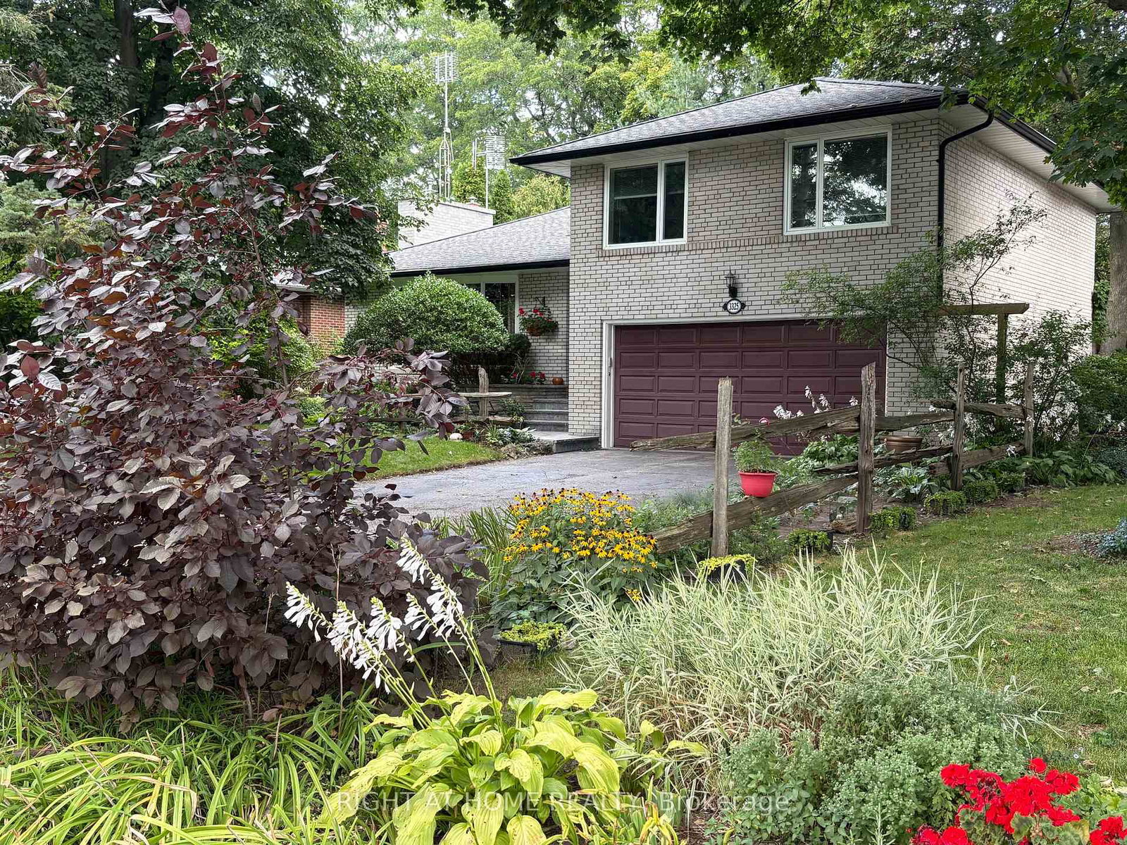3325-enniskillen-circle-mississauga-ontario-w13784312