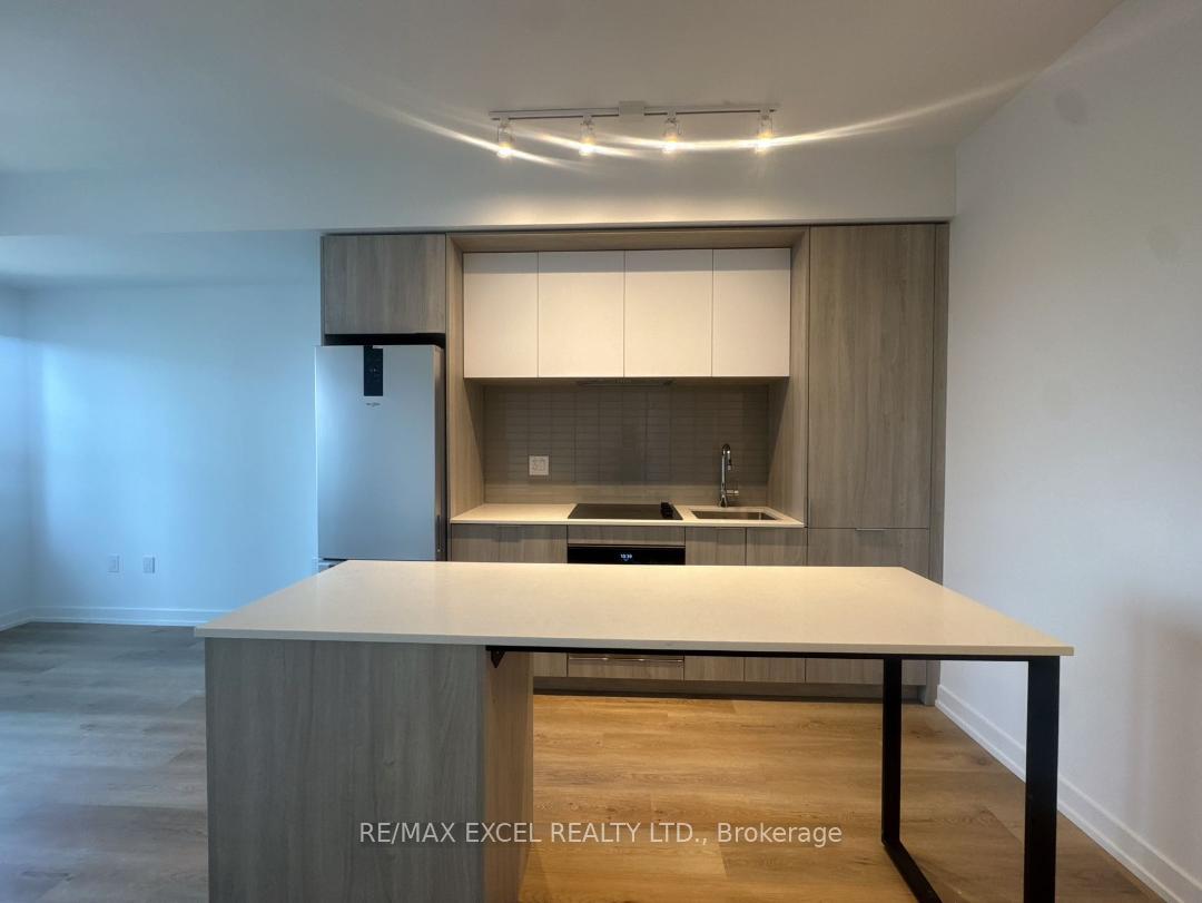 395-square-one-drive-mississauga-ontario-w13784732