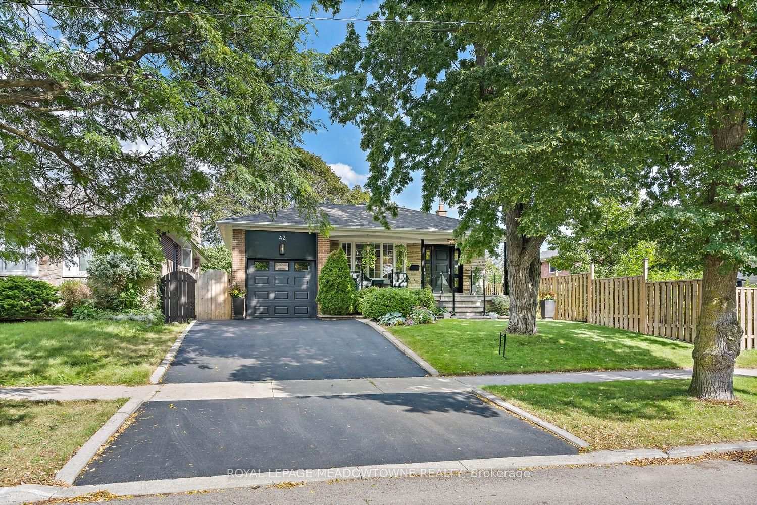 42-oxenden-crescent-toronto-etobicoke-ontario-w13784800