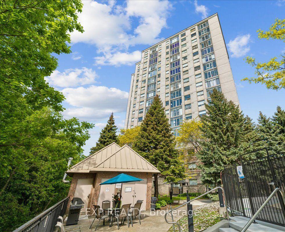 200-burnhamthorpe-road-e-mississauga-ontario-w13784888