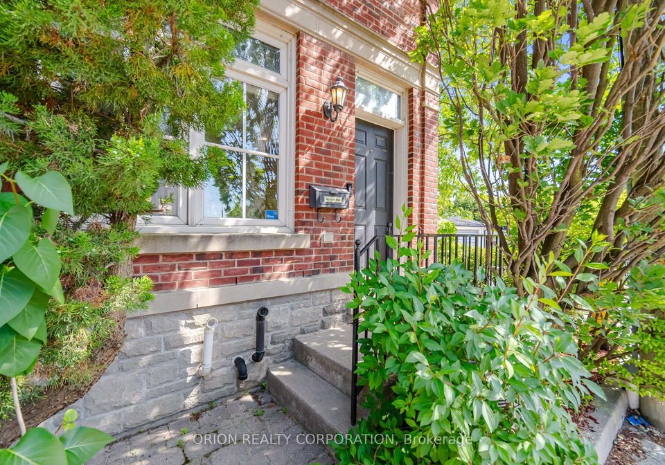 6-st-raymond-heights-toronto-toronto-ontario-w13785366