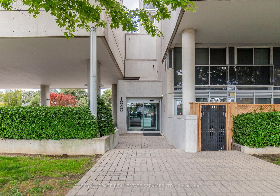 1040-the-queensway-toronto-etobicoke-ontario-w13785440